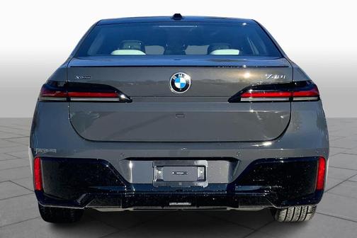 2026 BMW 740 i xDrive