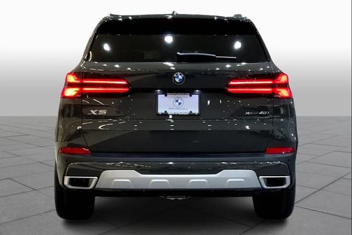 Gray Metallic 2026 BMW X5 xDrive40i