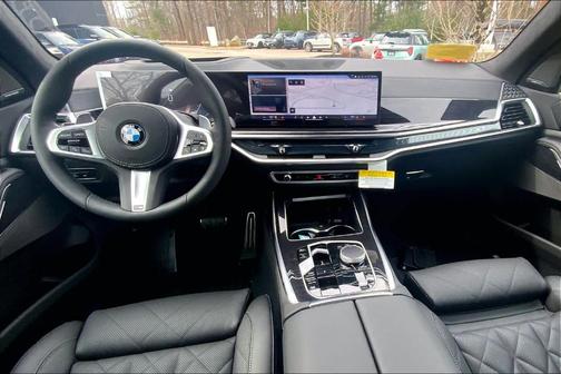 Gray Metallic 2026 BMW X7 xDrive40i