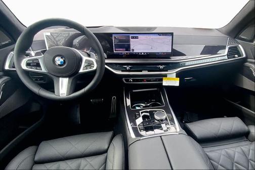 Skyscraper Grey Metallic 2026 BMW X7 xDrive40i