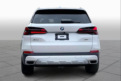 Mineral White Metallic 2026 BMW X5 xDrive40i