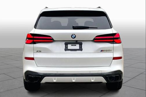 Mineral White Metallic 2026 BMW X5 M60i