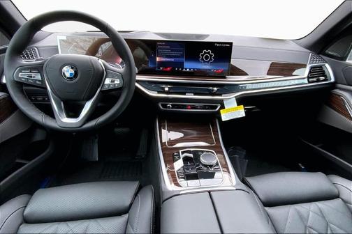 Mineral White Metallic 2026 BMW X5 xDrive40i