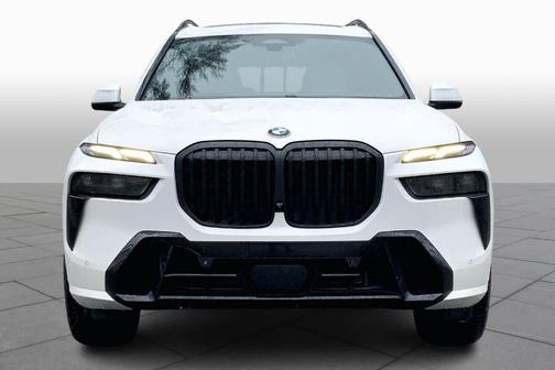 Mineral White Metallic 2023 BMW X7 xDrive40i