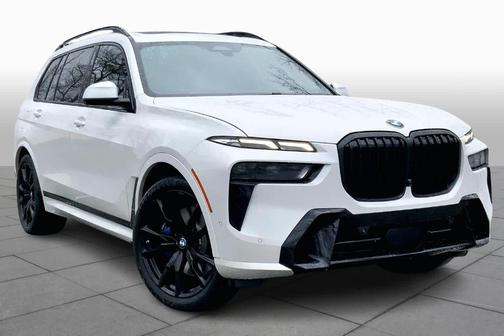 Mineral White Metallic 2023 BMW X7 xDrive40i