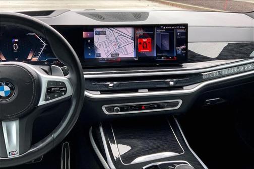 Mineral White Metallic 2023 BMW X7 xDrive40i