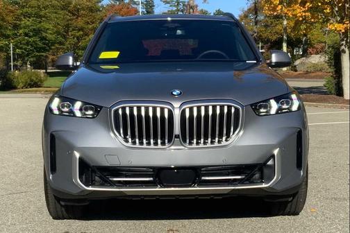 Skyscraper Grey Metallic 2026 BMW X5 xDrive40i