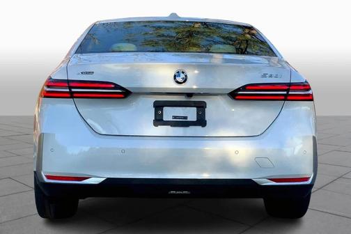 2026 BMW 530 i xDrive