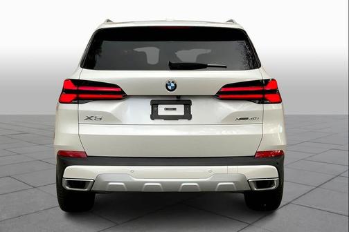 Mineral White Metallic 2026 BMW X5 xDrive40i