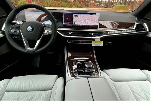 Mineral White Metallic 2026 BMW X5 xDrive40i