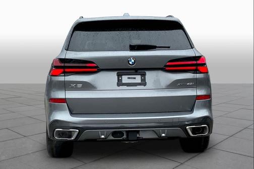 Skyscraper Grey Metallic 2026 BMW X5 xDrive40i