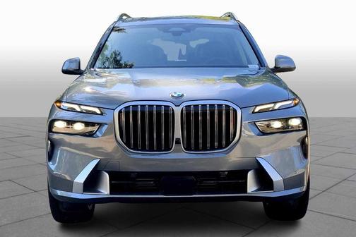 Gray Metallic 2026 BMW X7 xDrive40i