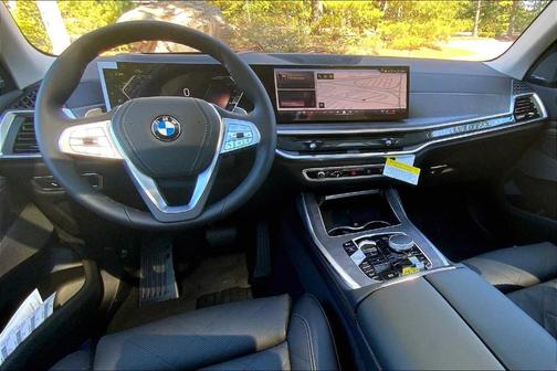 Gray Metallic 2026 BMW X7 xDrive40i