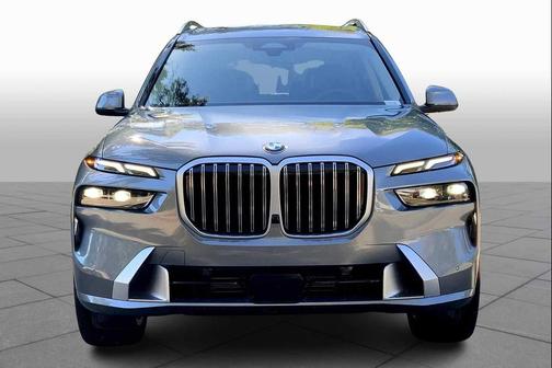 Gray Metallic 2026 BMW X7 xDrive40i
