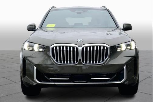 Manhattan Green Metallic 2026 BMW X5 PHEV xDrive50e