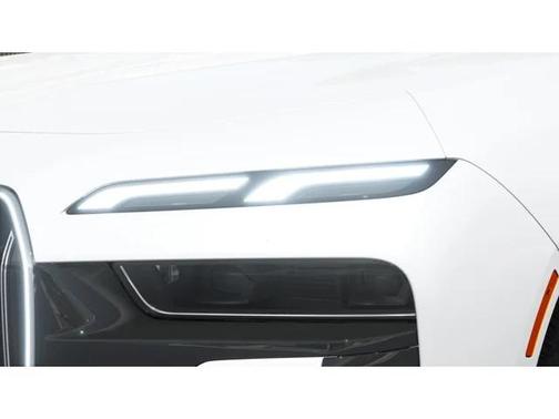 Mineral White Metallic 2026 BMW 760 760i xDrive