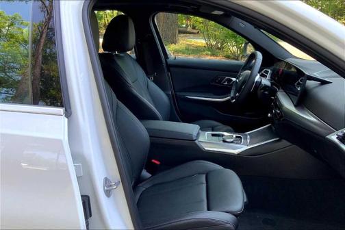 2025 BMW 330 i xDrive