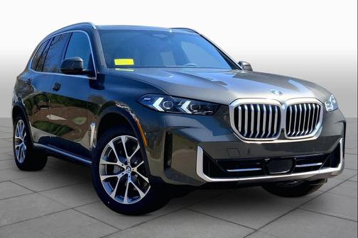 Manhattan Green Metallic 2026 BMW X5 xDrive40i