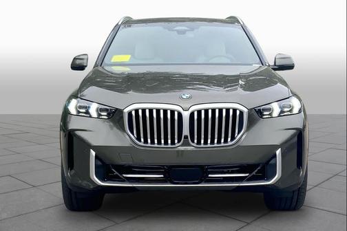 Manhattan Green Metallic 2026 BMW X5 xDrive40i