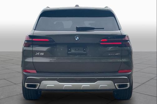 Manhattan Green Metallic 2026 BMW X5 xDrive40i