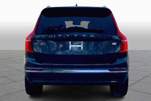 2023 Volvo XC90 Recharge Plug-In Hybrid T8 Plus 6-Seater