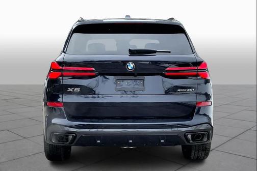 Carbon Black Metallic 2026 BMW X5 xDrive40i