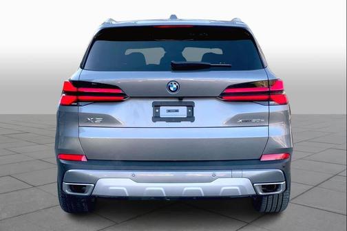Skyscraper Grey Metallic 2026 BMW X5 PHEV xDrive50e
