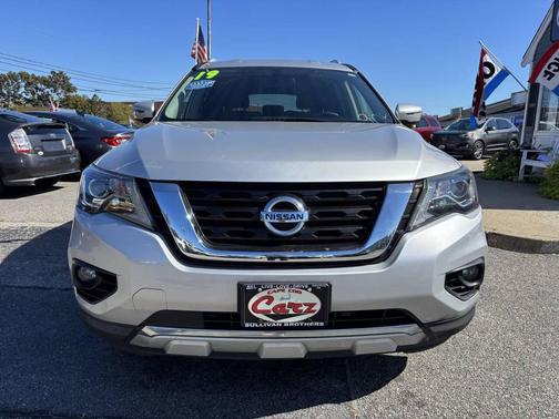 2019 Nissan Pathfinder SV