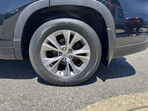 Attitude Black Metallic 2015 Toyota Highlander XLE