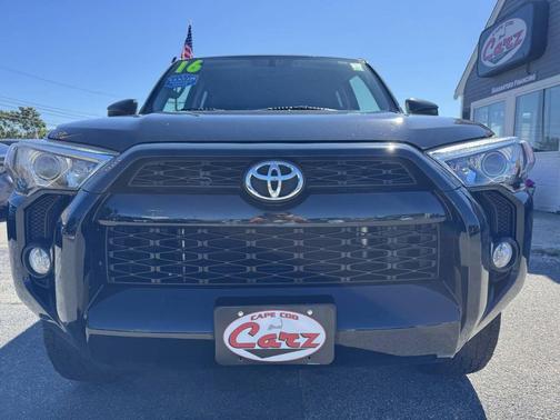 Midnight Black Metallic 2016 Toyota 4Runner SR5