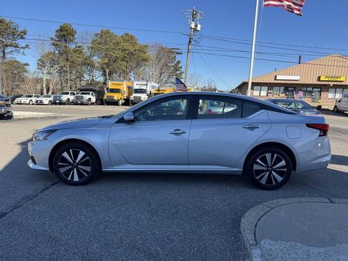 2022 Nissan Altima 2.5 SV