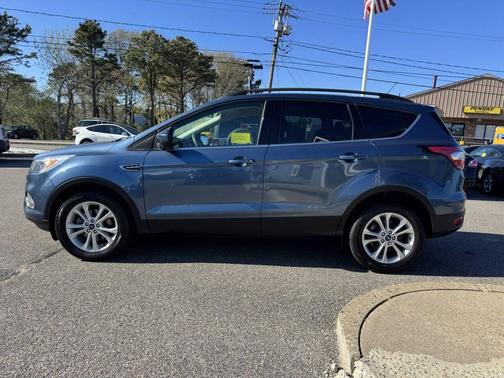 Blue 2018 Ford Escape SE