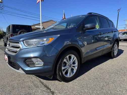 Blue 2018 Ford Escape SE