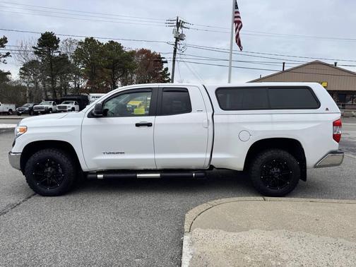 2017 Toyota Tundra SR5