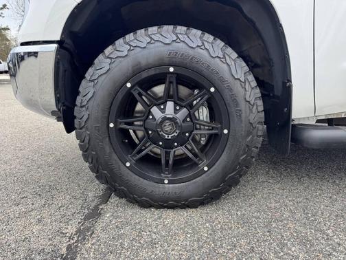 2017 Toyota Tundra SR5