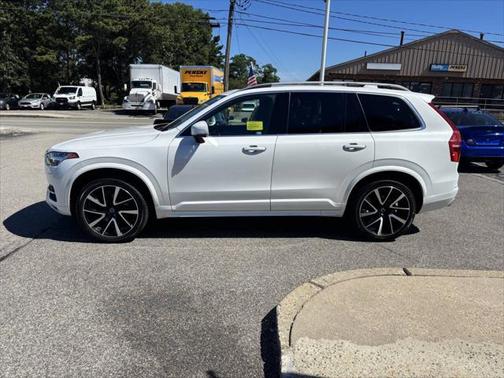 2019 Volvo XC90 T6 Momentum