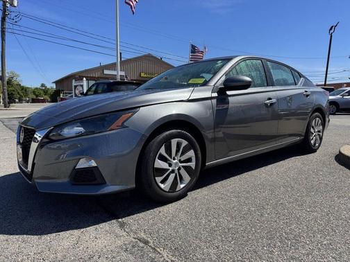 Gun Metallic 2022 Nissan Altima S FWD