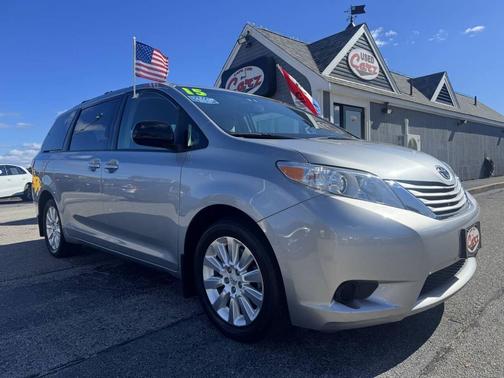 2015 Toyota Sienna LE