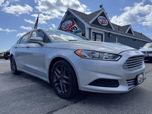 Ingot Silver 2013 Ford Fusion SE