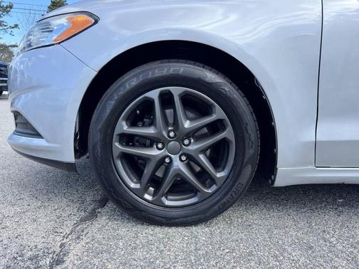 Ingot Silver 2013 Ford Fusion SE