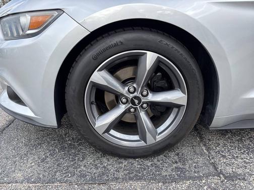 2015 Ford Mustang V6