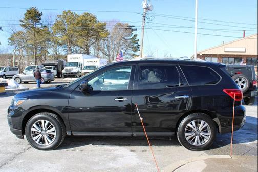 2017 Nissan Pathfinder SL