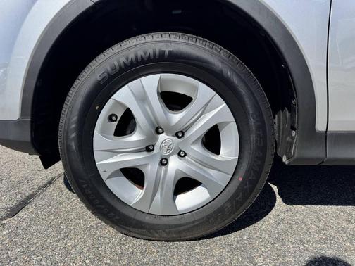 Classic Silver Metallic 2014 Toyota RAV4 LE