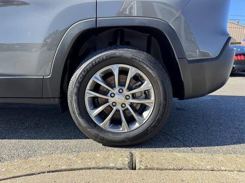 Olive Green Pearlcoat 2019 Jeep Cherokee Latitude Plus