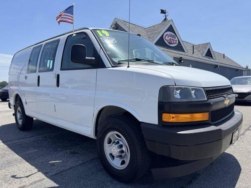 Summit White 2019 Chevrolet Express 2500 Work Van