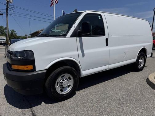 Summit White 2019 Chevrolet Express 2500 Work Van