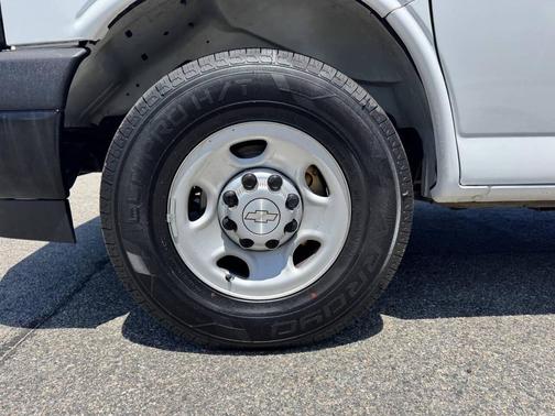 Summit White 2019 Chevrolet Express 2500 Work Van