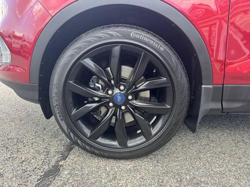 Ruby Red Metallic Tinted Clearcoat 2019 Ford Escape SE