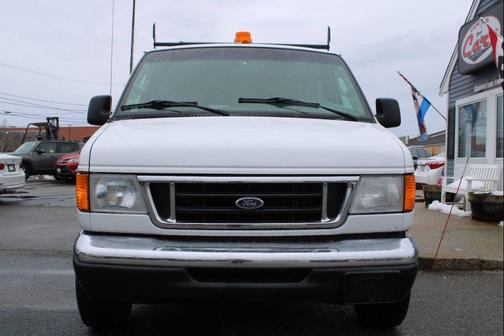 Oxford White 2003 Ford E350 Super Duty XL Wagon