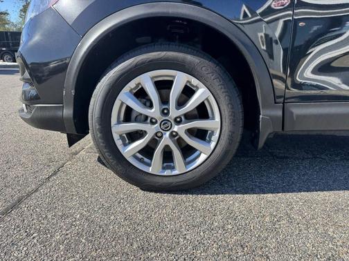 Magnetic Black Pearl 2020 Nissan Rogue Sport S